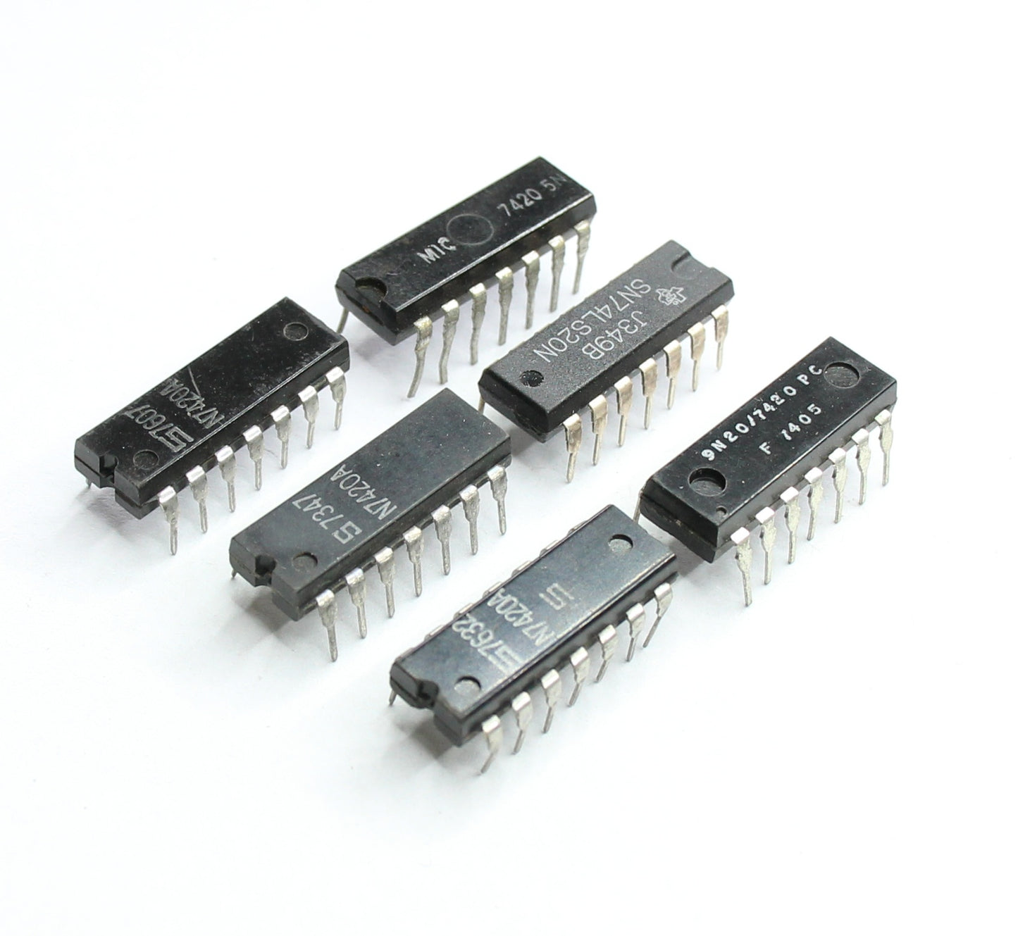7420 zweifach pos. NAND mit je 4 Eingängen