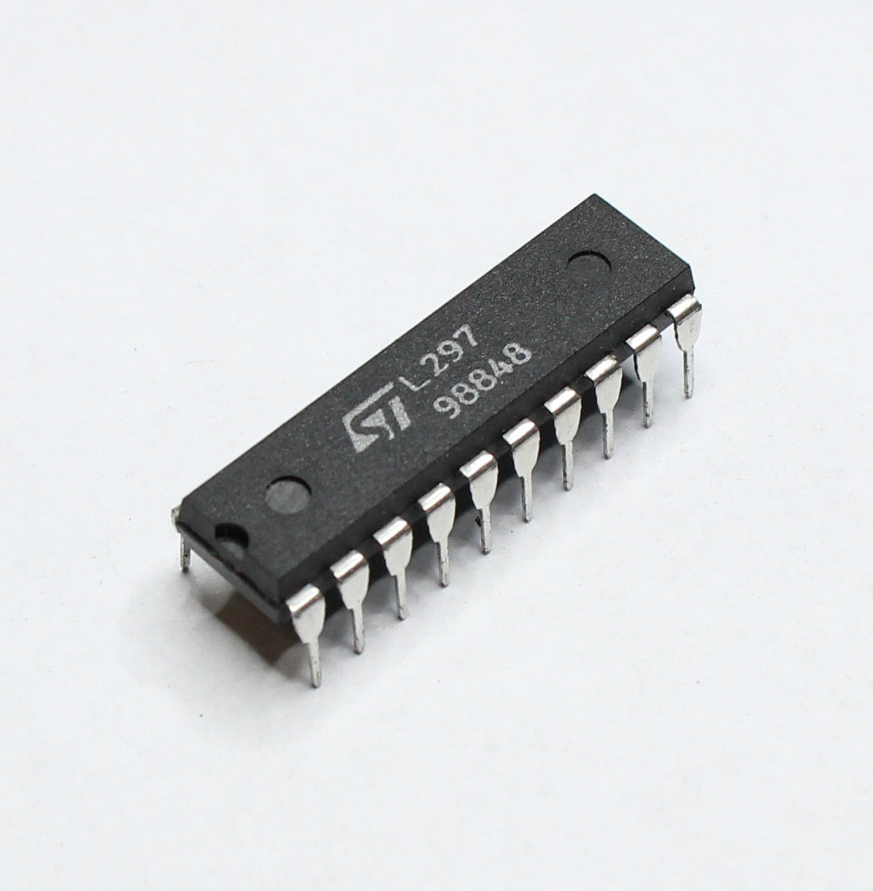 L297 Driver PWM Controller 4,75÷7V DIP20
