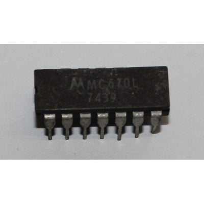 MC670L Dreifaches NAND-Gatter mit 3 Eingängen (passives Pullup)